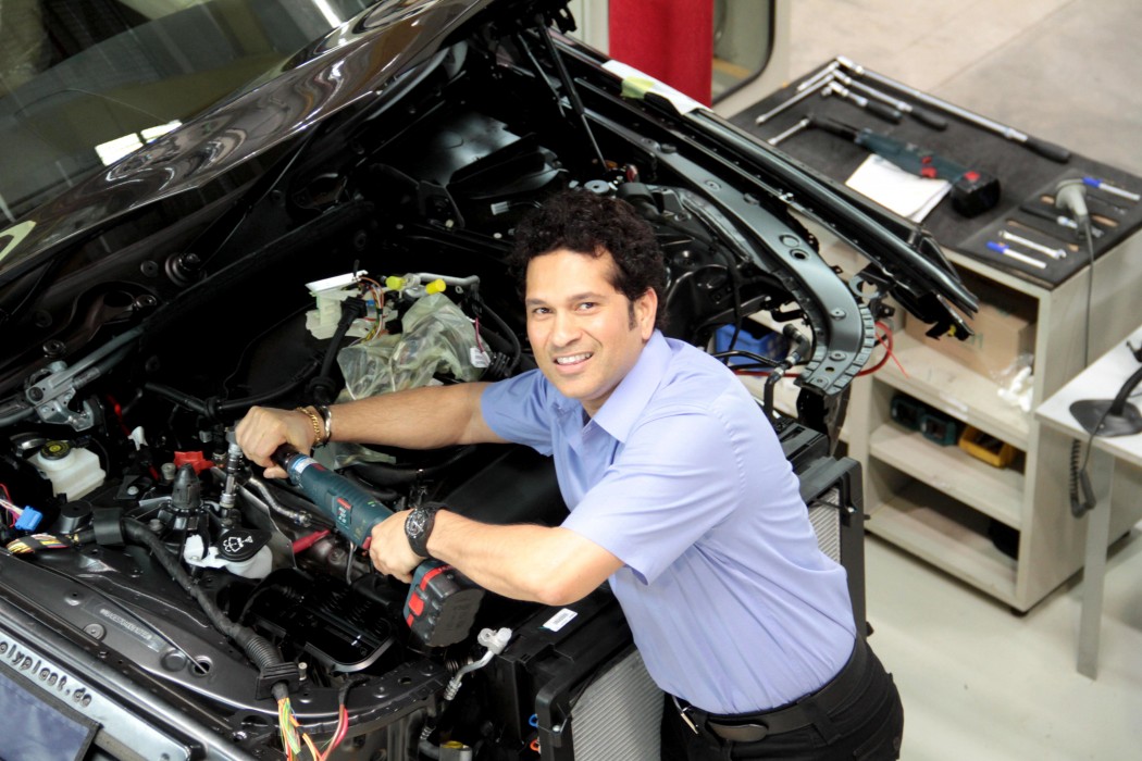 03b Sachin Tendulkar making a BMW at BMW Plant Chennai