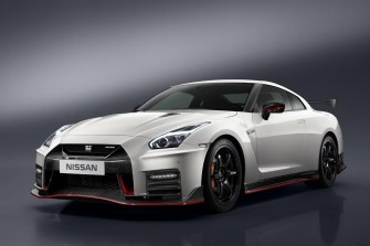 2017 Nissan GT-R Nismo: the ultimate Godzilla now grows bigger teeth