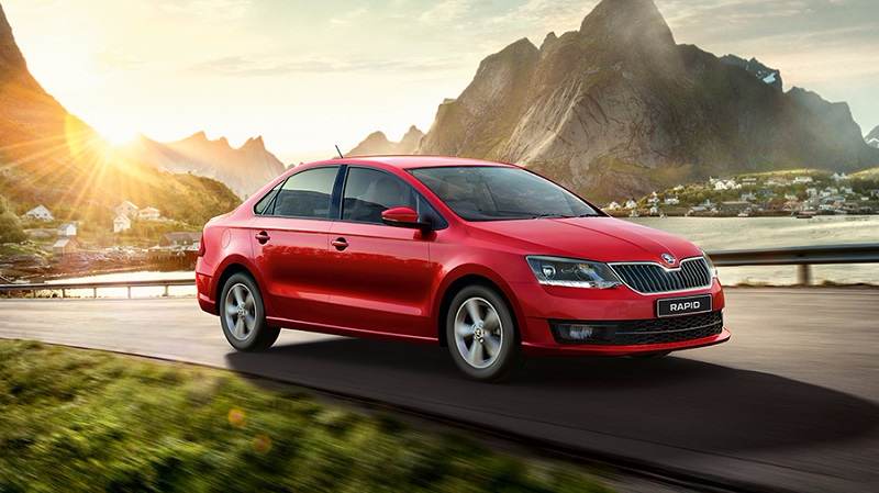 skoda-rapid-2016-headlamps-alloys