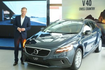 2017 Volvo V40 launched at Rs 25.49 lakh