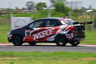Devin Robertson wins the first race of the Round 2 of Ameo Cup 2017