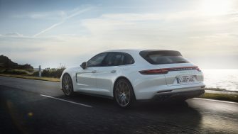 The most powerful Sport Turismo becomes a plug-in hybrid