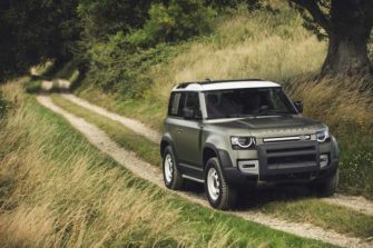 LAND ROVER BEGINS BOOKINGS OF THE NEW DEFENDER FROM ₹ 69.99 LAKH