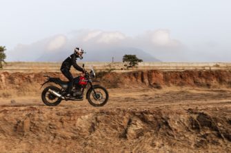 Himalayan BS6 Review | 2020 Royal Enfield Himalayan BS6 Video Review | PitstopWeekly