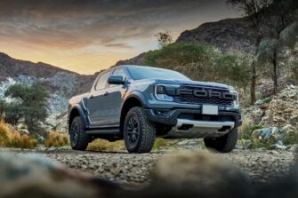 Ranger Raptor Boasts Motorsport-Inspired Customizable Performance Shift Indicator Borrowed from Mustang