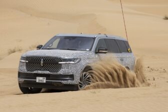 Lincoln Navigator Conquers Middle East Extremes with Unmatched Luxury and Reliability